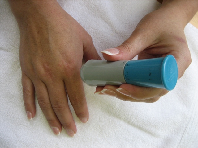 Hand Therapy using Vibration for desensitization